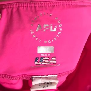 APL sz M work out leggings - ankle length